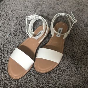 Steve Madden white sandals